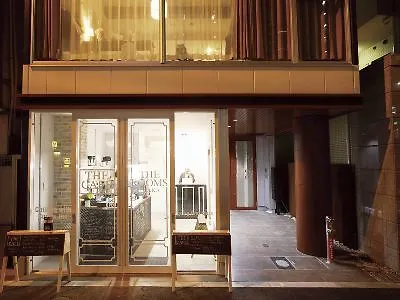 The Rooms Осака 3*,  Япония